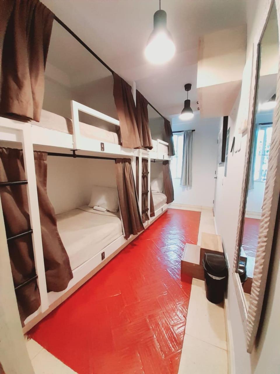 Life Is Good Hostal