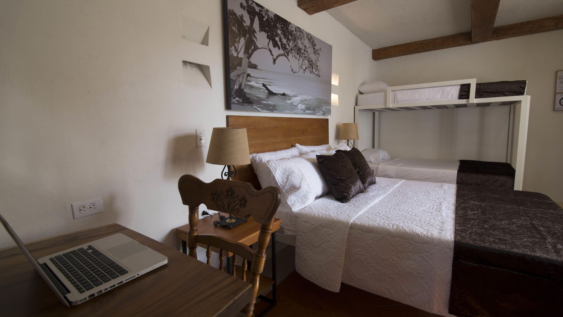 Hostal Life Is Good *