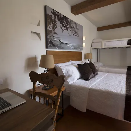 Hostal Life Is Good *